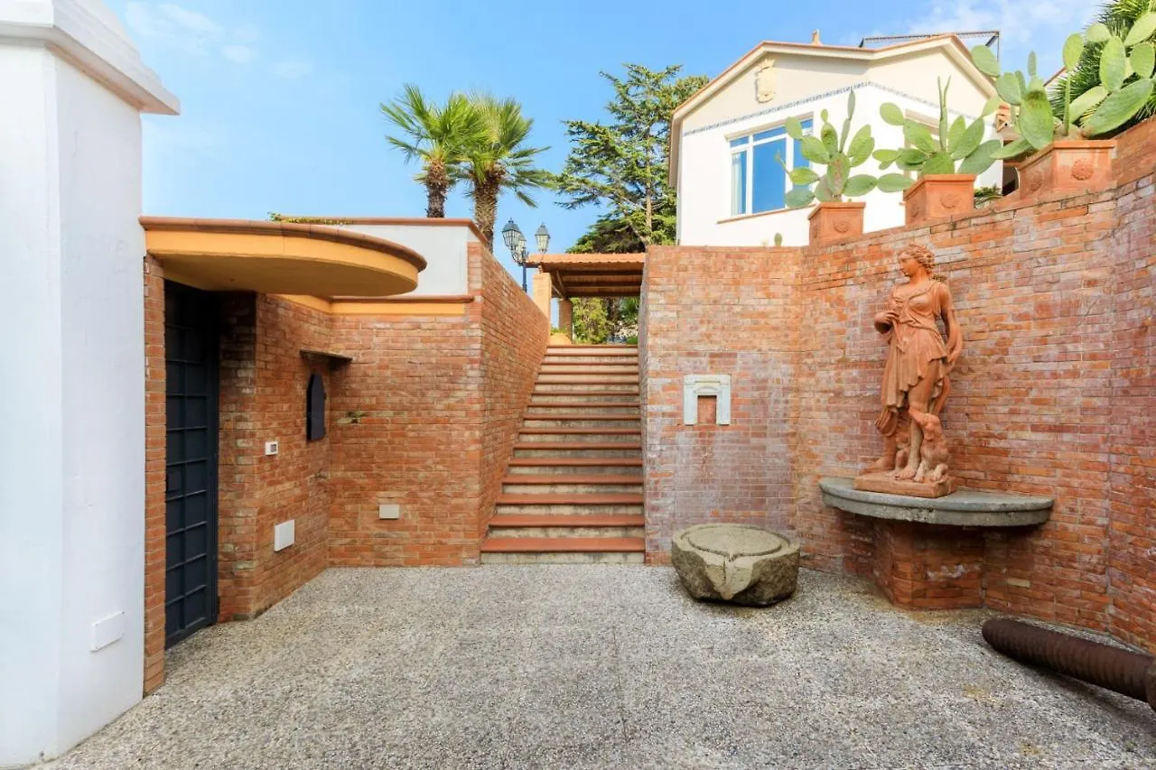 Villa Scent Amphora Carini